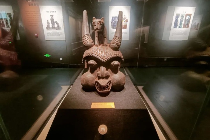 Xinjiang exhibit highlights African sculpture art