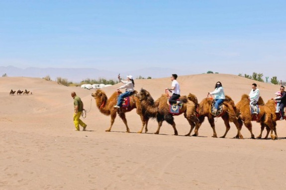 Ganzhou district experiences tourism surge during Labor Day holiday