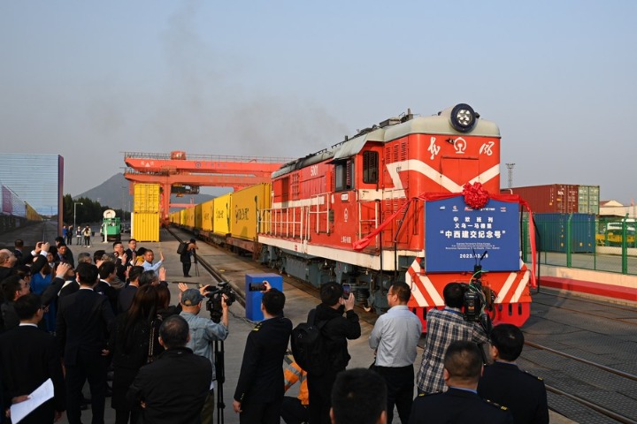 China-Europe freight train trips reach 10,000 in 2023