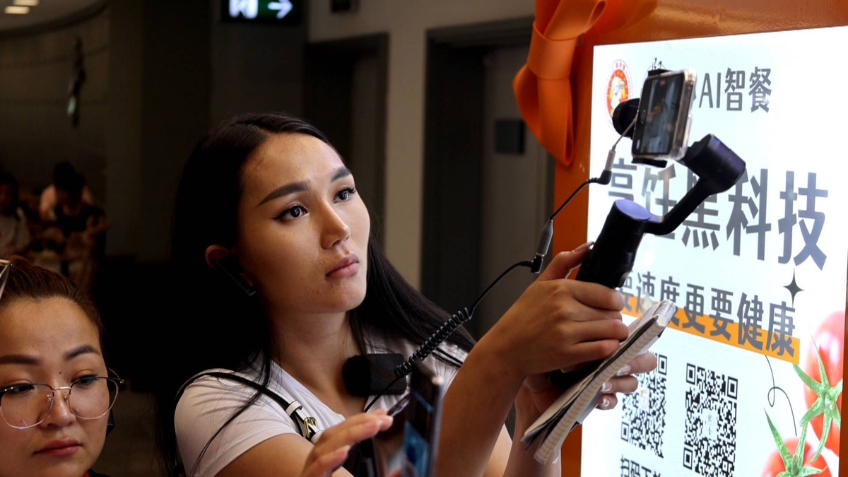 Mongolian journalists get a close-up view of China's high-quality development