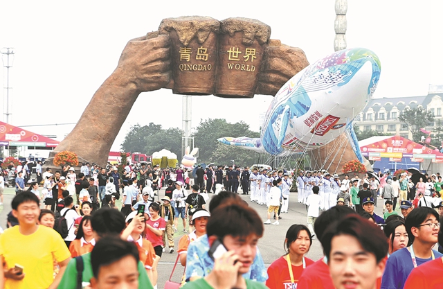 Cheers! Intl beer festivals attract multitudes to beat the summer heat