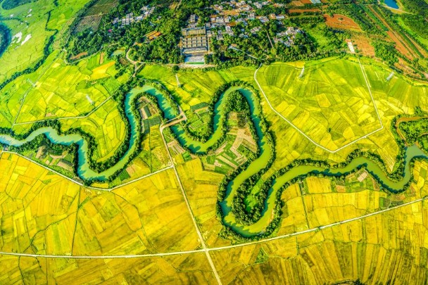 Photo exhibition features stunning photos of Haikou