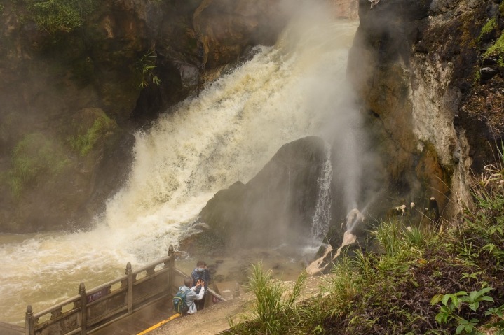 Rehai Hot Springs scenic area in Tengchong creates a breathtaking spectacle of swirling mist