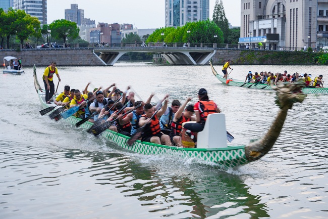 Australian dragon boat teams learn from Nantong counterparts