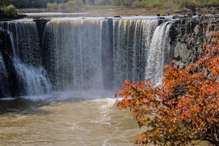 Captivating autumn vibes at Jingpo Lake