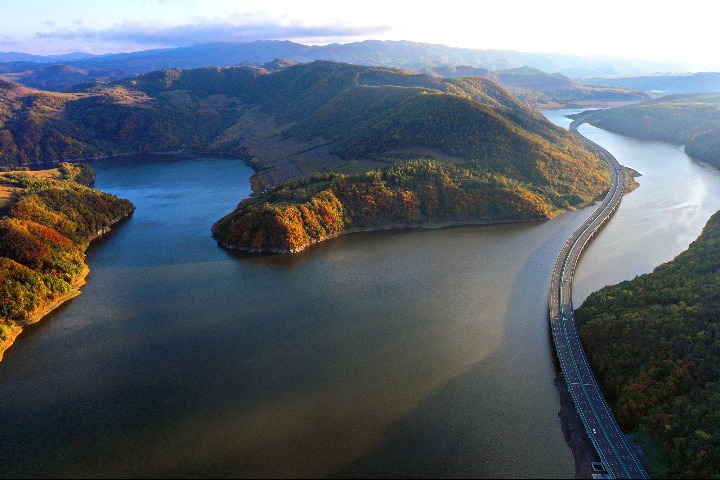 Late autumn brings stunning scenery to NE China