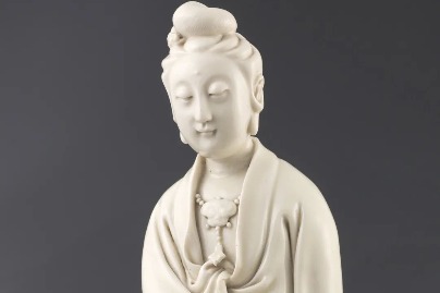 Beautiful Dehua white porcelain displayed at Tianjin exhibition