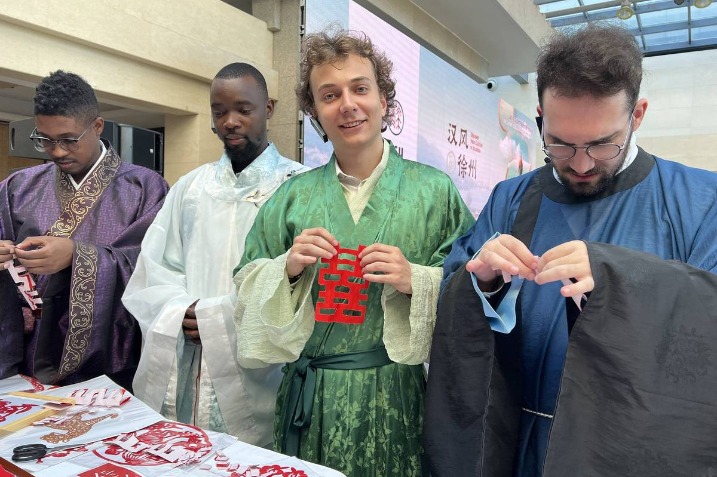 Expats experience Xuzhou’s Han culture with Go Jiangsu