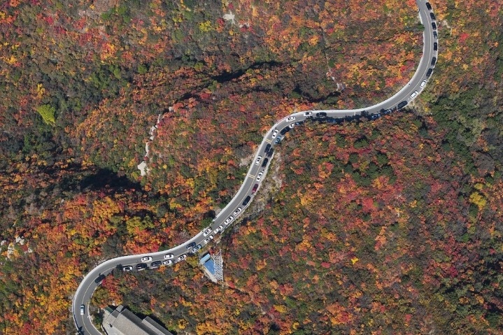 Embracing autumn splendor at Tianlong Mountain in Shanxi