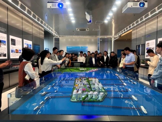 Remarkable progress of Yangkou Port impresses visitors