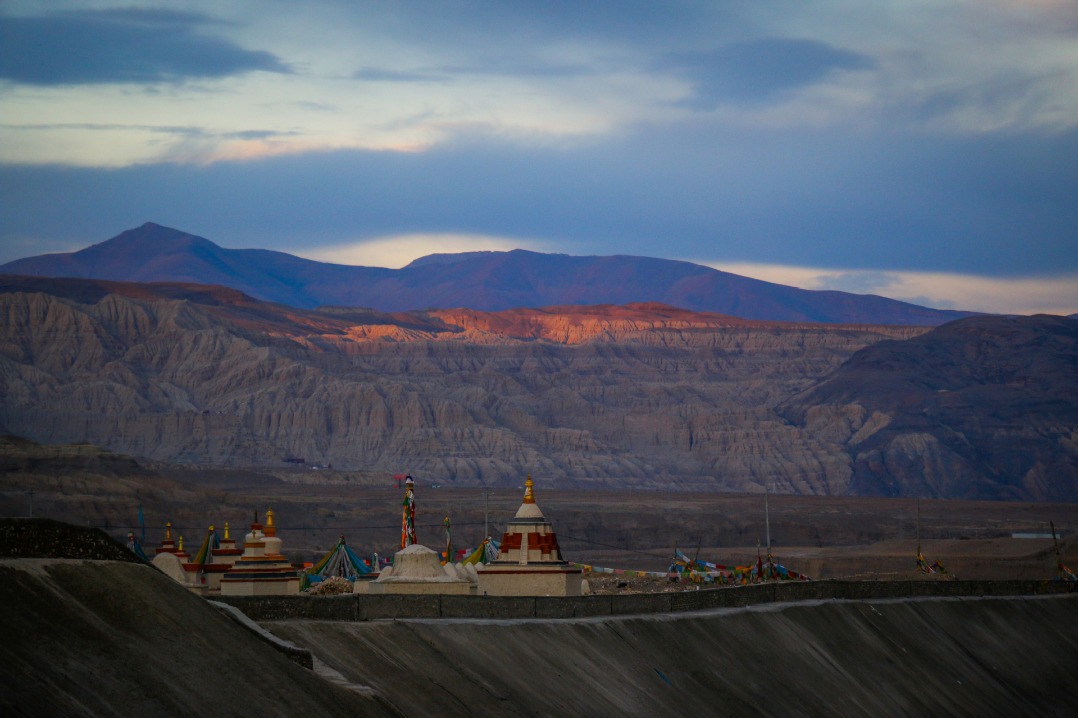 China issues white paper on CPC policies on governance of Xizang in new era