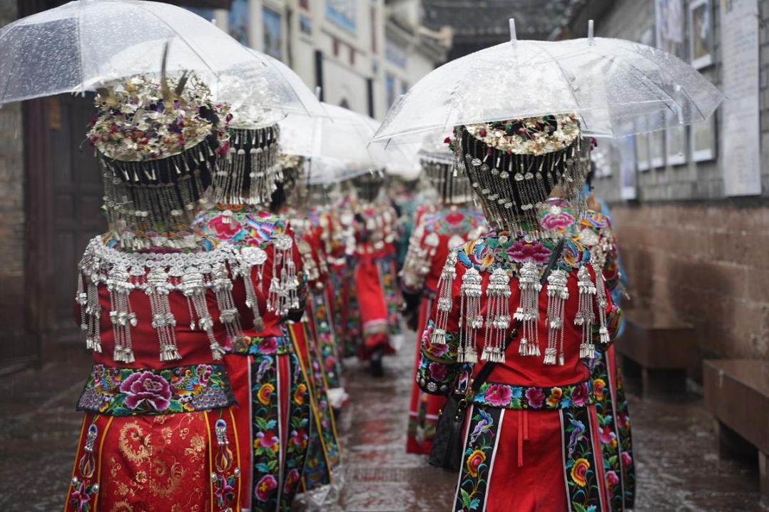 Town in Hunan showcases Miao history and culture