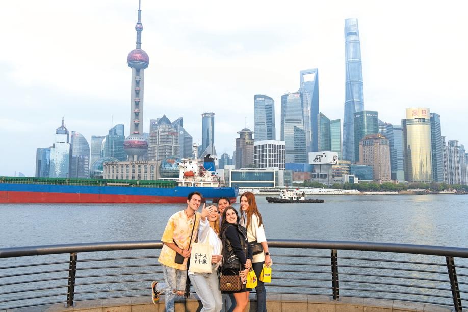 Europeans flock to China with visa-free access