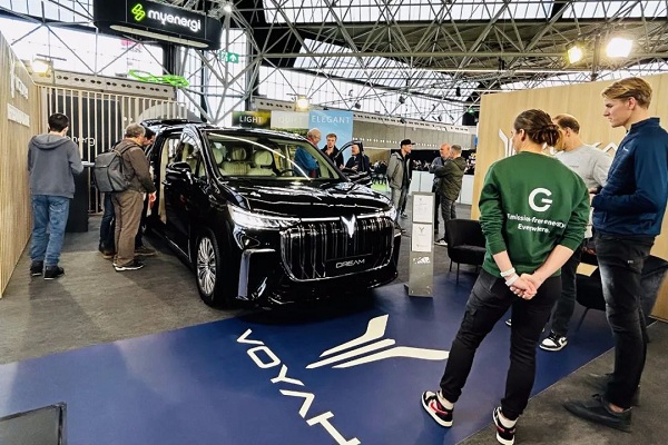 VOYAH Dreamer debuts in Dutch auto show