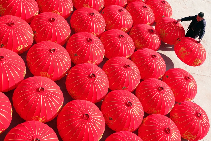 Traditional lantern-making preserved and thriving in Yangzhao village