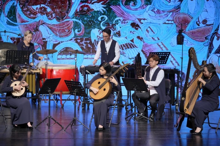 Hong Kong ensemble wows audience in Haikou