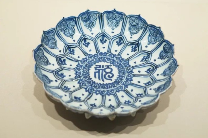 Imperial ceramics gather in Jiangxi exhibition