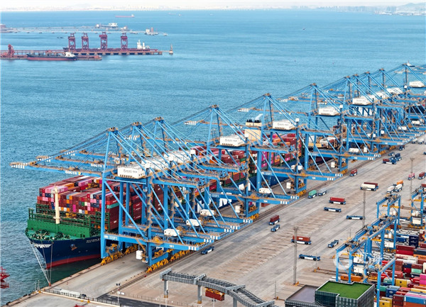 Qingdao Port opens 16 new shipping routes this year