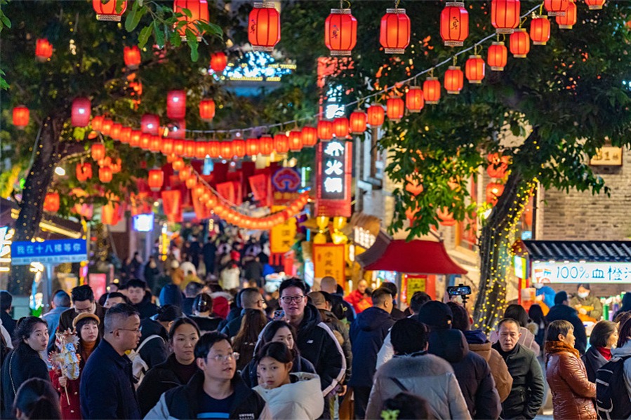 Spring Festival boosts consumption and tourism