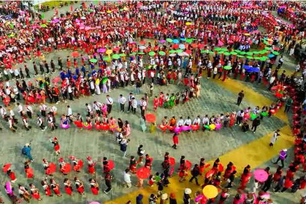 Festival unfolds song and dance extravaganza in Yunnan