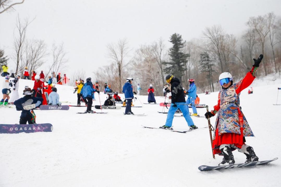 Skiers embrace quirky cosplay at Heilongjiang Naked Pig Skiing Festival