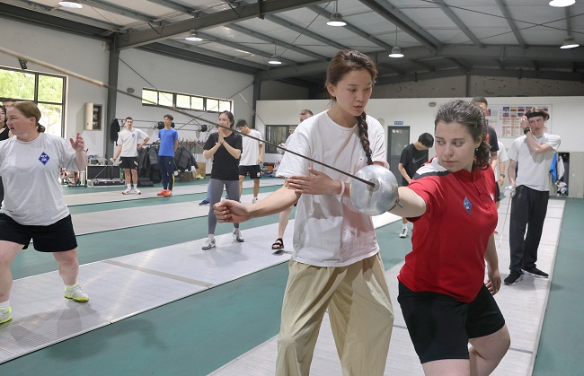 Sports and tradition mark Russian students' tour at Nantong University