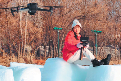 Cold brings photographer, feathered friends together