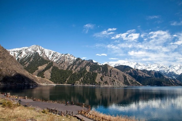 Xinjiang's Tianchi scenic spot embraces smart power