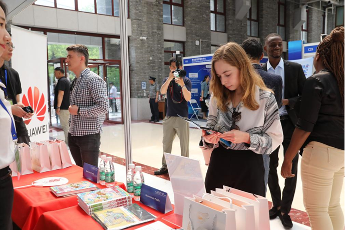 Job fair embraces international students in China