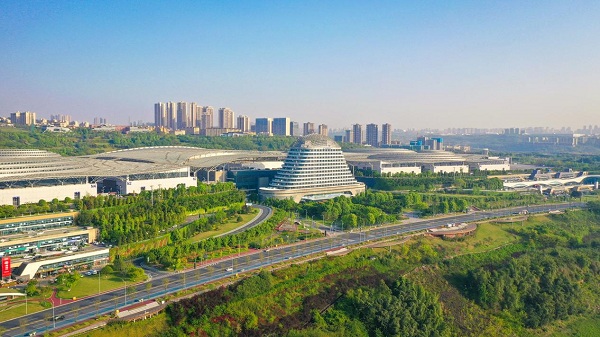 Liangjiang signs contracts worth 7b yuan at trade fair