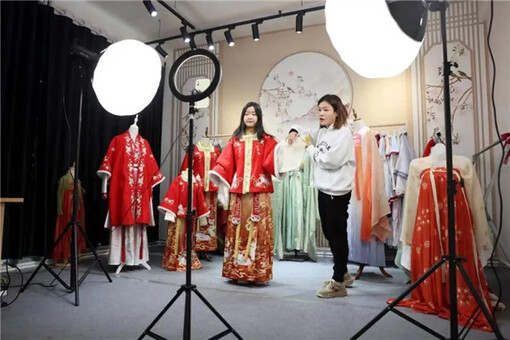 Shandong's Caoxian rides high as hanfu sales surge overseas