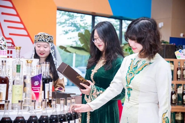 1st Armenia Art and Wine Festival kicks off at Waigaoqiao Global Hub in Shanghai