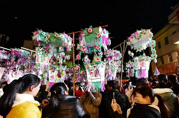 Lively Liushuang Lantern Festival in Xinyi