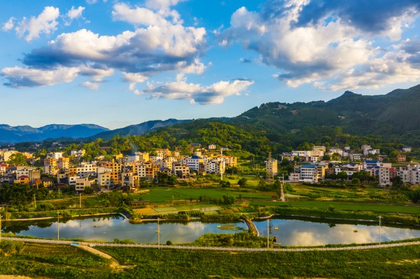 Minqing county in SE China's Fujian province cultivates thriving green construction