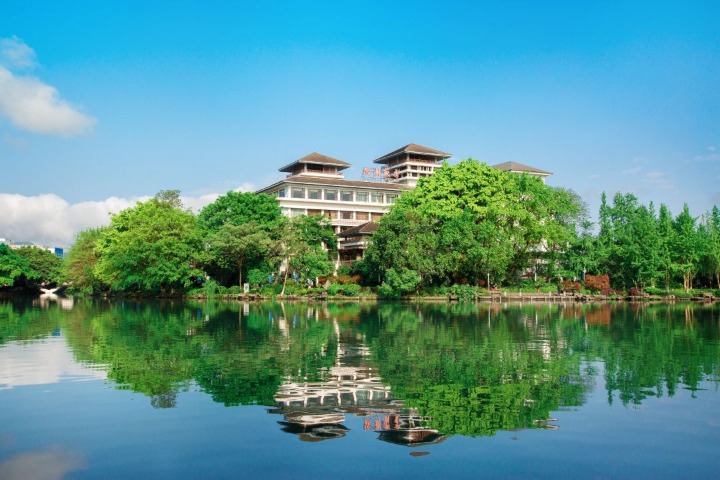 Ronghu Lake Hotel (Guilin)