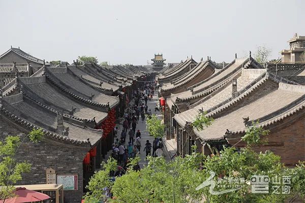 Pingyao Ancient City ramps up May Day holiday preparations 