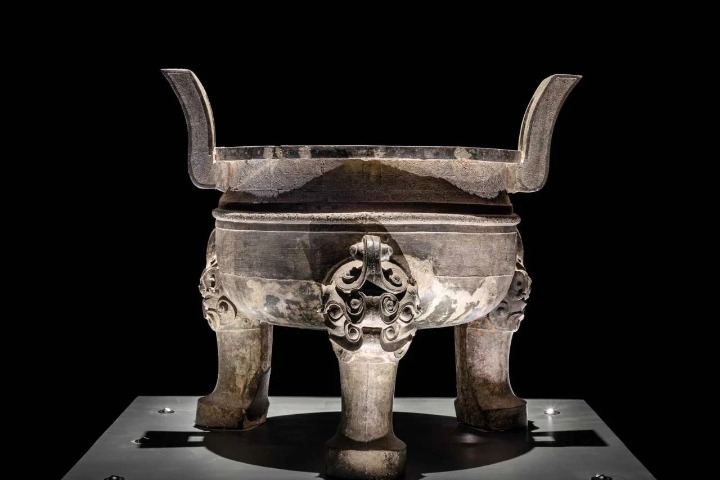 The largest and heaviest bronze ding from over 2,000 years ago