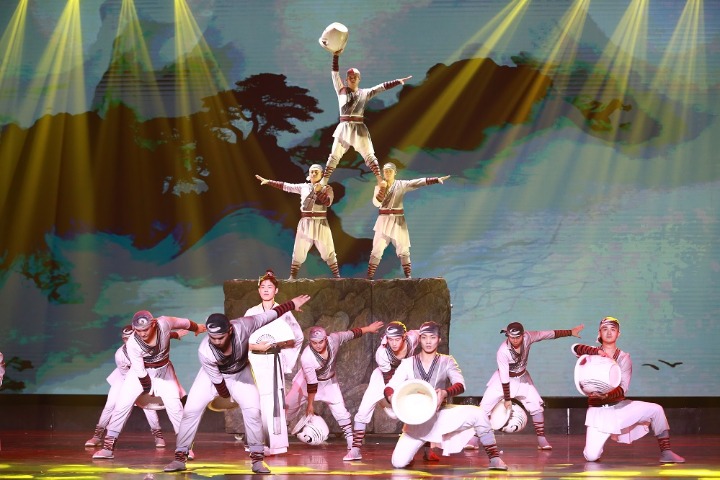 Acrobatic performance wows audiences in Shenyang