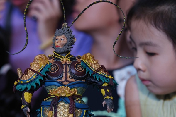 Dough figurine of Monkey King takes center stage at food carnival