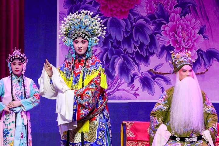 Puju Opera 'Three Palm Strikes' staged in Shanxi