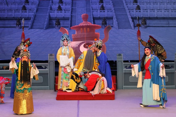 Classic Yuju Opera performed in Henan