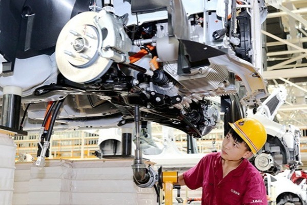 China's auto sales up 3% in first eight months