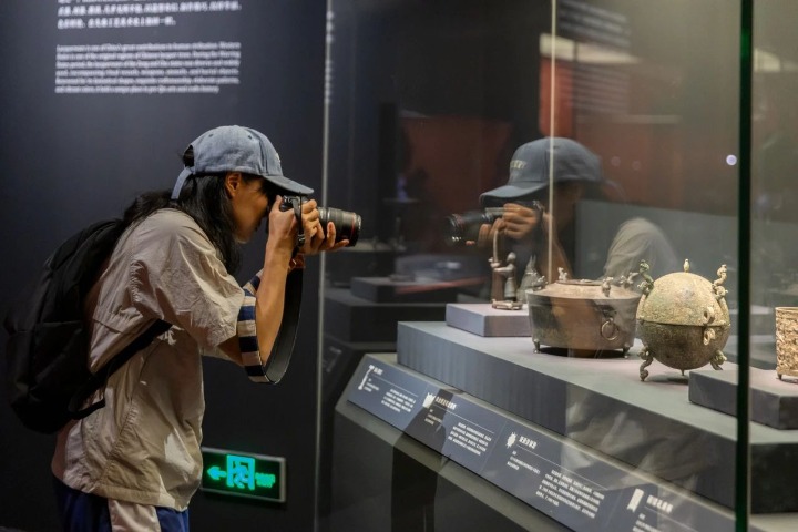 Artifacts displayed in Beijing highlight Zeng and Chu art