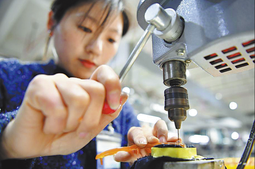 Fengjie develops into a major eyewear manufacturing hub