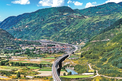 Sichuan's Jiuzhai Valley gets connected by rail network