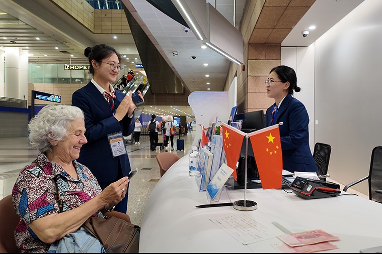 Two more service stations open in Shanghai airports