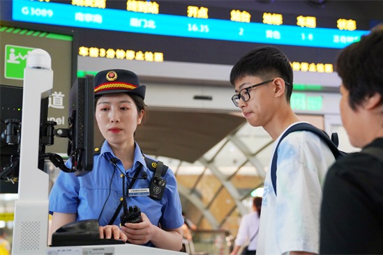 Hangzhou Railway Station sets new record with over 20.5m passengers during summer travel rush