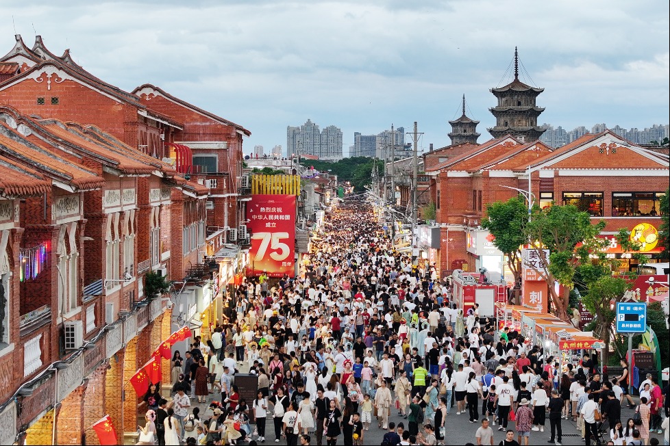 China records strong tourism numbers during holiday