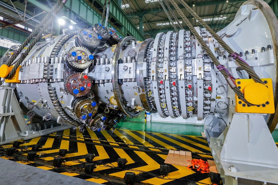 First self-developed 300 MW F-class heavy-duty gas turbine completes ignition test