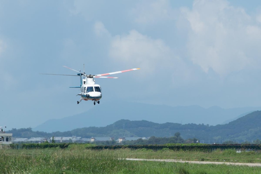 Helicopter makes first inter-provincial cross-sea flight from Sanya